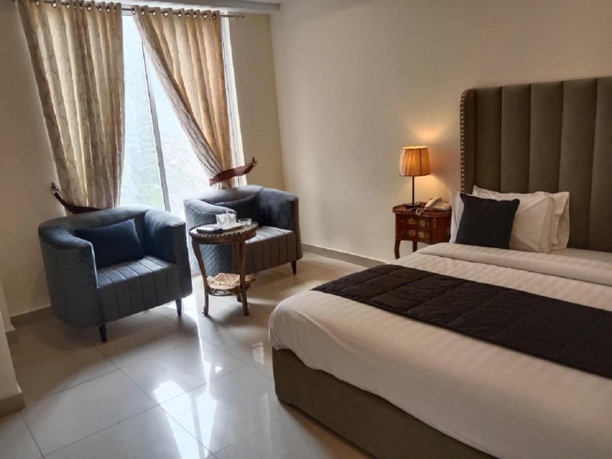Manila Heights Hotel Naran Eksteriør bilde