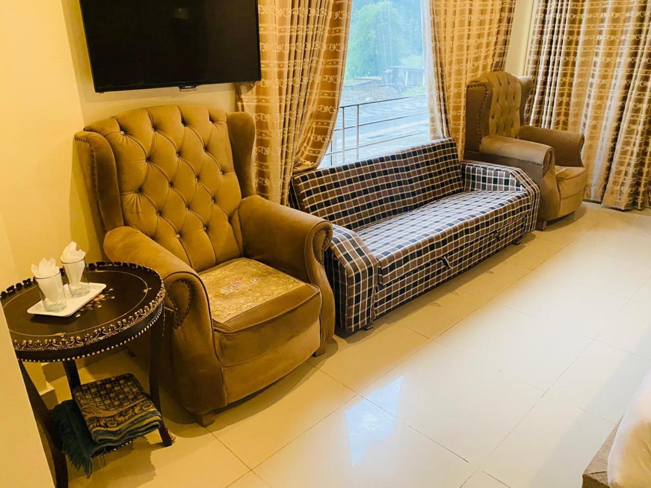 Manila Heights Hotel Naran Eksteriør bilde